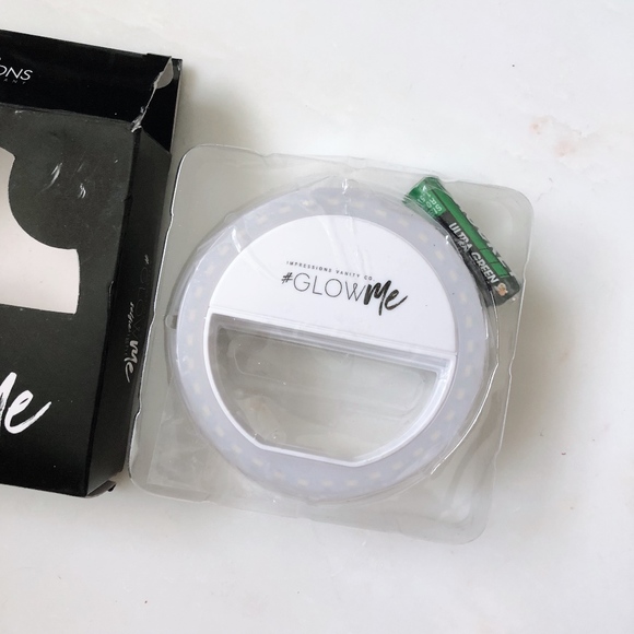 Impressions Vanity #GlowMe Selfie Light - Picture 2 of 2
